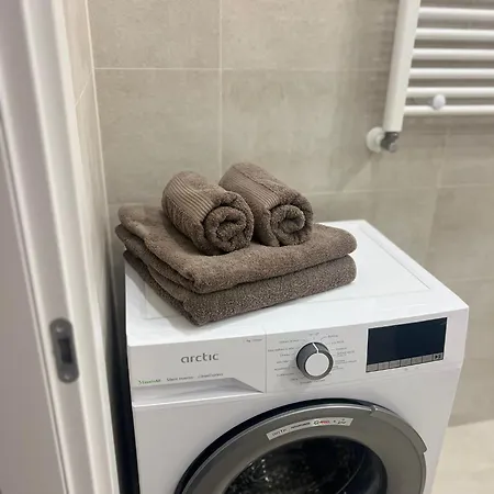 The Hills Premier ブカレスト