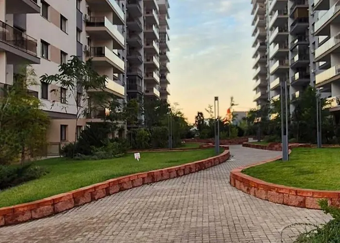 The Hills Premier Lejlighed *